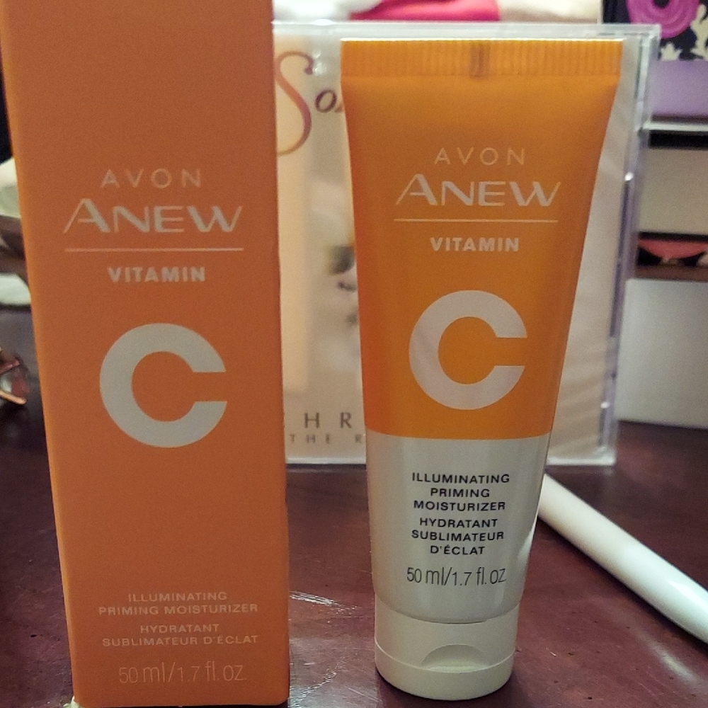Avon Anew Vitamin C Illuminating Moisturizer - Vibrant Orange